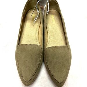Old Navy Women's Tan Flats